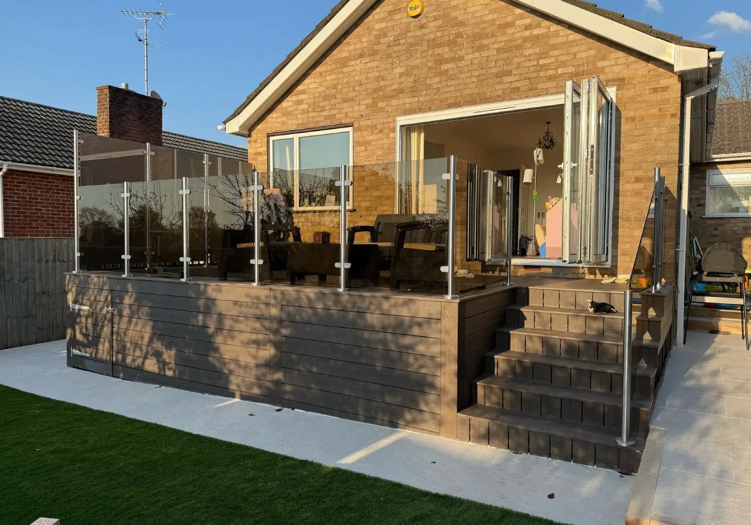semi-frameless-steel-and-glass-balustrade-installer-dorset-and-hampshire-minster-balustrades